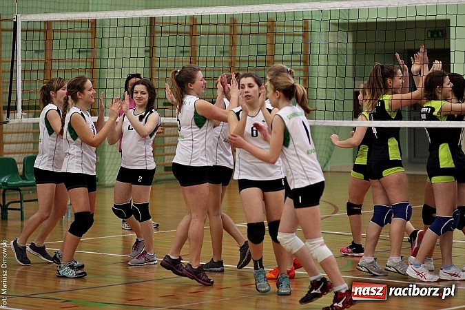 Zdjęcie w galerii na portalu naszraciborz.pl: Rozgrywki gimnazjalistów w siatkówce - sprawdź, kto był najlepszy  wiadomości z regionu