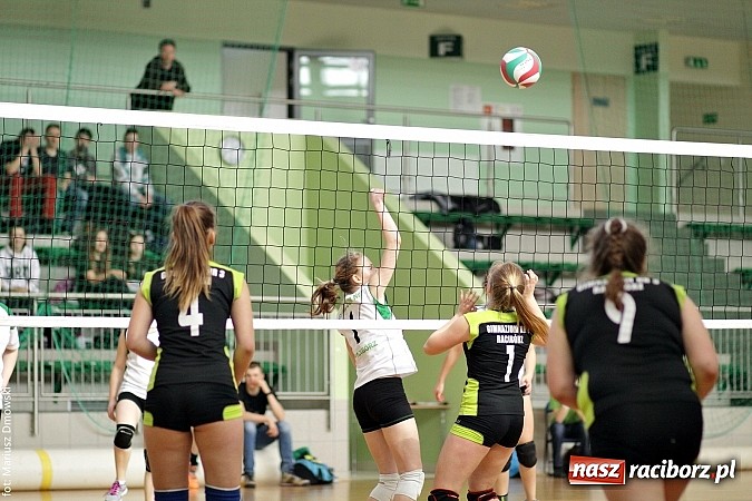 Zdjęcie w galerii na portalu naszraciborz.pl: Rozgrywki gimnazjalistów w siatkówce - sprawdź, kto był najlepszy  wiadomości z regionu