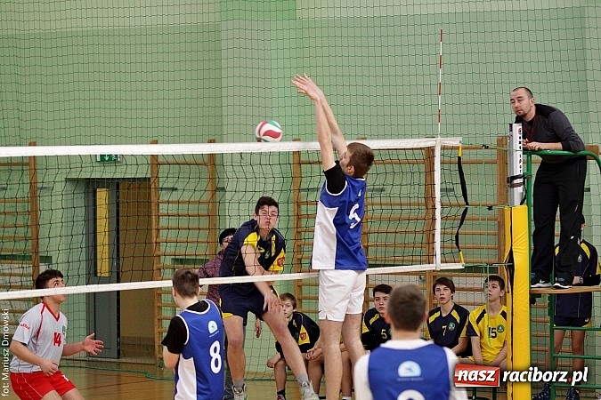 Zdjęcie w galerii na portalu naszraciborz.pl: Rozgrywki gimnazjalistów w siatkówce - sprawdź, kto był najlepszy  wiadomości z regionu