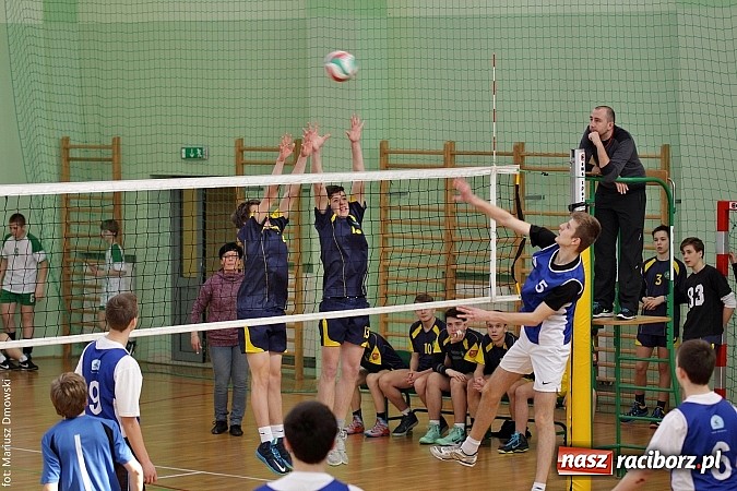 Zdjęcie w galerii na portalu naszraciborz.pl: Rozgrywki gimnazjalistów w siatkówce - sprawdź, kto był najlepszy  wiadomości z regionu