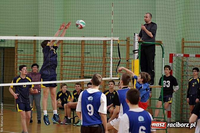 Zdjęcie w galerii na portalu naszraciborz.pl: Rozgrywki gimnazjalistów w siatkówce - sprawdź, kto był najlepszy  wiadomości z regionu