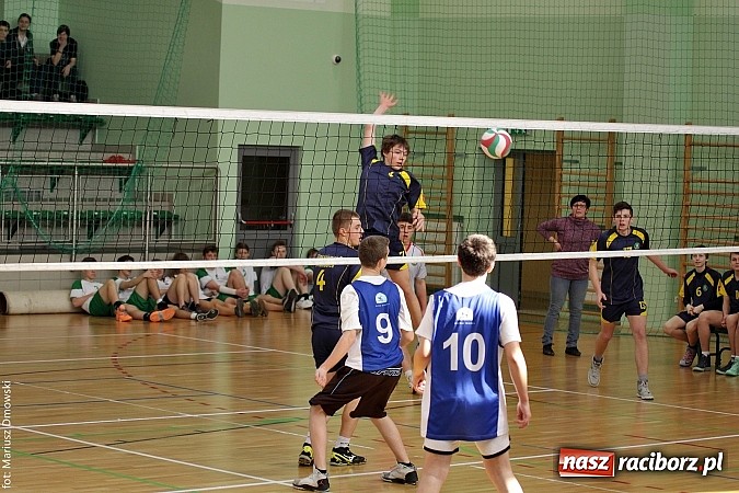 Zdjęcie w galerii na portalu naszraciborz.pl: Rozgrywki gimnazjalistów w siatkówce - sprawdź, kto był najlepszy  wiadomości z regionu
