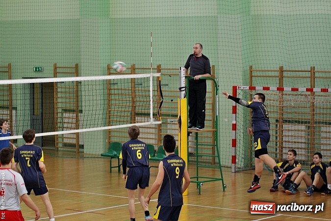 Zdjęcie w galerii na portalu naszraciborz.pl: Rozgrywki gimnazjalistów w siatkówce - sprawdź, kto był najlepszy  wiadomości z regionu