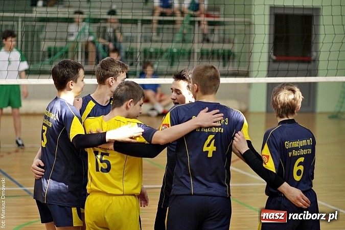 Zdjęcie w galerii na portalu naszraciborz.pl: Rozgrywki gimnazjalistów w siatkówce - sprawdź, kto był najlepszy  wiadomości z regionu