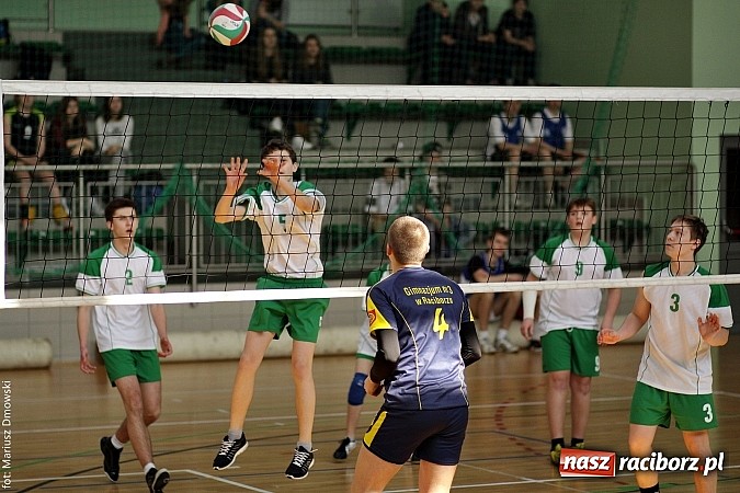 Zdjęcie w galerii na portalu naszraciborz.pl: Rozgrywki gimnazjalistów w siatkówce - sprawdź, kto był najlepszy  wiadomości z regionu