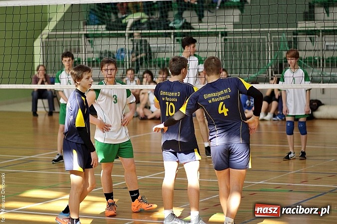 Zdjęcie w galerii na portalu naszraciborz.pl: Rozgrywki gimnazjalistów w siatkówce - sprawdź, kto był najlepszy  wiadomości z regionu