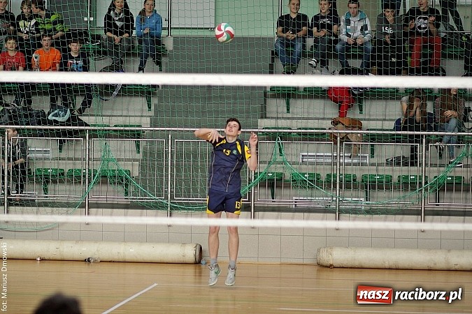 Zdjęcie w galerii na portalu naszraciborz.pl: Rozgrywki gimnazjalistów w siatkówce - sprawdź, kto był najlepszy  wiadomości z regionu