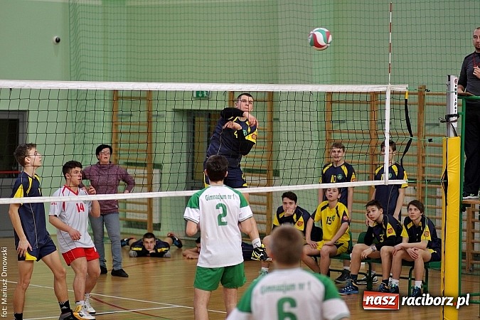 Zdjęcie w galerii na portalu naszraciborz.pl: Rozgrywki gimnazjalistów w siatkówce - sprawdź, kto był najlepszy  wiadomości z regionu
