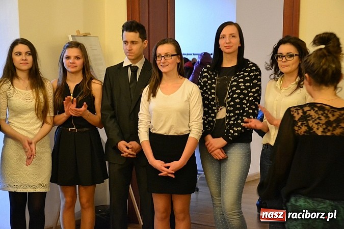 Zdjęcie w galerii na portalu naszraciborz.pl: -70% od ceny regulowanej - wernisaż ZSE na zamku wiadomości z regionu