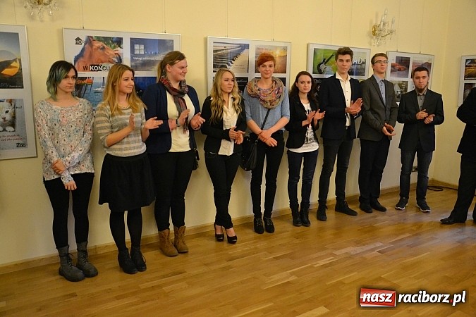 Zdjęcie w galerii na portalu naszraciborz.pl: -70% od ceny regulowanej - wernisaż ZSE na zamku wiadomości z regionu