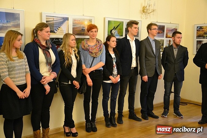 Zdjęcie w galerii na portalu naszraciborz.pl: -70% od ceny regulowanej - wernisaż ZSE na zamku wiadomości z regionu