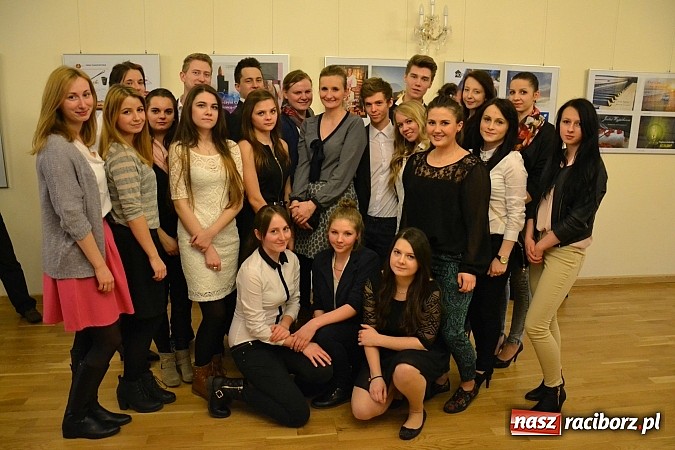 Zdjęcie w galerii na portalu naszraciborz.pl: -70% od ceny regulowanej - wernisaż ZSE na zamku wiadomości z regionu