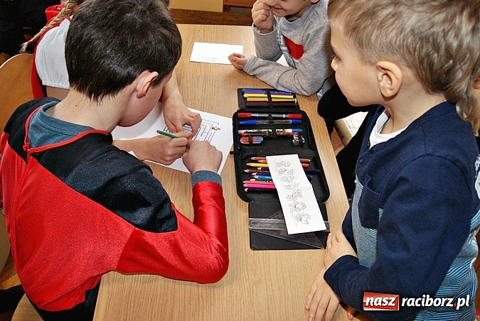 Zdjęcie w galerii na portalu naszraciborz.pl: Baśniowy Dzień Otwarty w SP 5 wiadomości z regionu