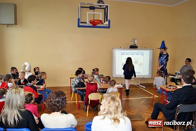 Zdjęcie w galerii na portalu naszraciborz.pl: Baśniowy Dzień Otwarty w SP 5 wiadomości z regionu