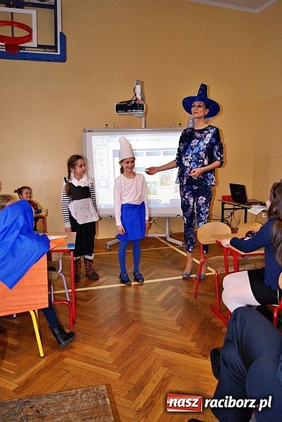 Zdjęcie w galerii na portalu naszraciborz.pl: Baśniowy Dzień Otwarty w SP 5 wiadomości z regionu