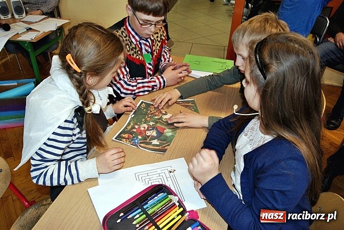 Zdjęcie w galerii na portalu naszraciborz.pl: Baśniowy Dzień Otwarty w SP 5 wiadomości z regionu