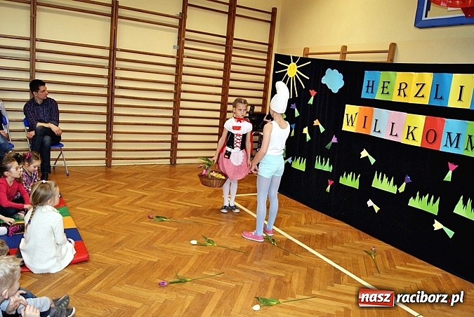 Zdjęcie w galerii na portalu naszraciborz.pl: Baśniowy Dzień Otwarty w SP 5 wiadomości z regionu