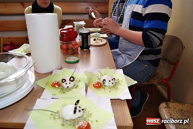 Zdjęcie w galerii na portalu naszraciborz.pl: Baśniowy Dzień Otwarty w SP 5 wiadomości z regionu