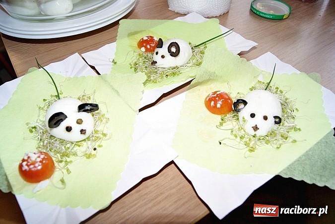 Zdjęcie w galerii na portalu naszraciborz.pl: Baśniowy Dzień Otwarty w SP 5 wiadomości z regionu