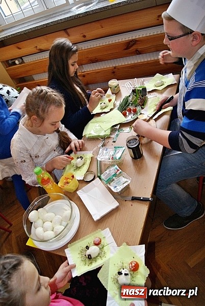 Zdjęcie w galerii na portalu naszraciborz.pl: Baśniowy Dzień Otwarty w SP 5 wiadomości z regionu