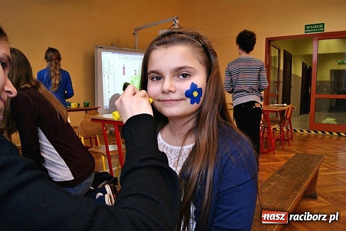 Zdjęcie w galerii na portalu naszraciborz.pl: Baśniowy Dzień Otwarty w SP 5 wiadomości z regionu