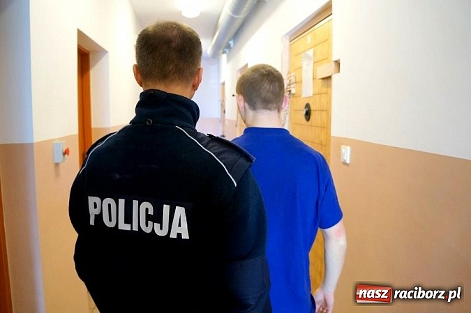Zdjęcie w galerii na portalu naszraciborz.pl: Zatrzymani trzej sprawcy rozboju wiadomości z regionu