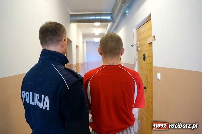 Zdjęcie w galerii na portalu naszraciborz.pl: Zatrzymani trzej sprawcy rozboju wiadomości z regionu