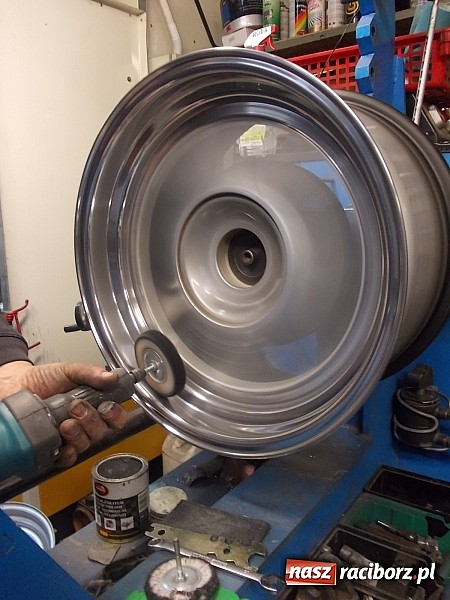Zdjęcie w galerii na portalu naszraciborz.pl: Krzywa felga? Zgłoś się do SRC Serwis wiadomości z regionu