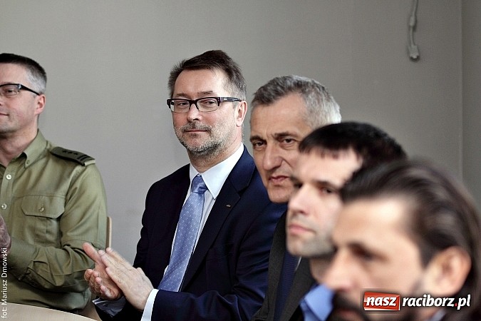 Zdjęcie w galerii na portalu naszraciborz.pl: RIG rozdzielił pieniądze zebrane podczas Gwiazdki Serc wiadomości z regionu