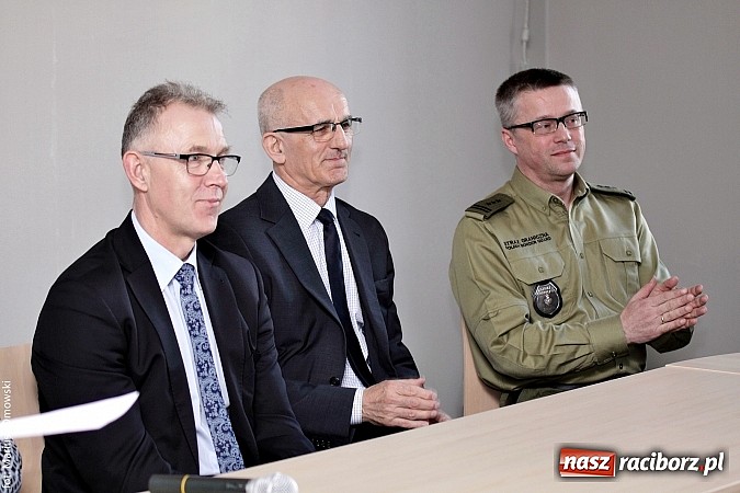 Zdjęcie w galerii na portalu naszraciborz.pl: RIG rozdzielił pieniądze zebrane podczas Gwiazdki Serc wiadomości z regionu