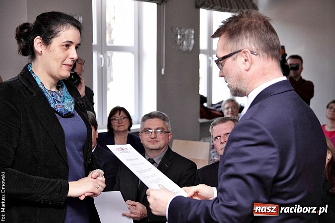 Zdjęcie w galerii na portalu naszraciborz.pl: RIG rozdzielił pieniądze zebrane podczas Gwiazdki Serc wiadomości z regionu