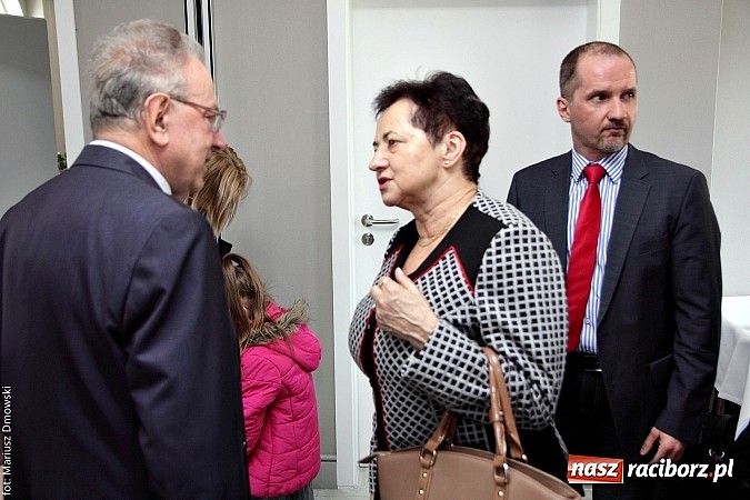 Zdjęcie w galerii na portalu naszraciborz.pl: RIG rozdzielił pieniądze zebrane podczas Gwiazdki Serc wiadomości z regionu