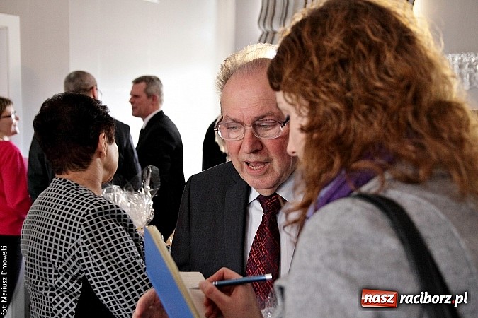 Zdjęcie w galerii na portalu naszraciborz.pl: RIG rozdzielił pieniądze zebrane podczas Gwiazdki Serc wiadomości z regionu