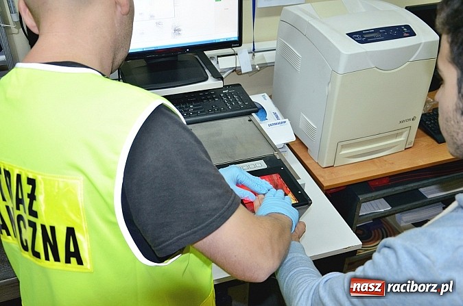 Zdjęcie w galerii na portalu naszraciborz.pl: Rozbito międzynarodową grupę przestępczą zajmującą się organizowaniem nielegalnej migracji  wiadomości z regionu