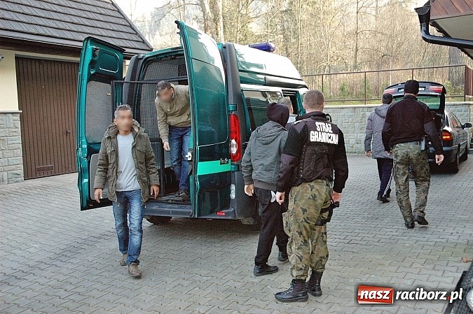 Zdjęcie w galerii na portalu naszraciborz.pl: Rozbito międzynarodową grupę przestępczą zajmującą się organizowaniem nielegalnej migracji  wiadomości z regionu