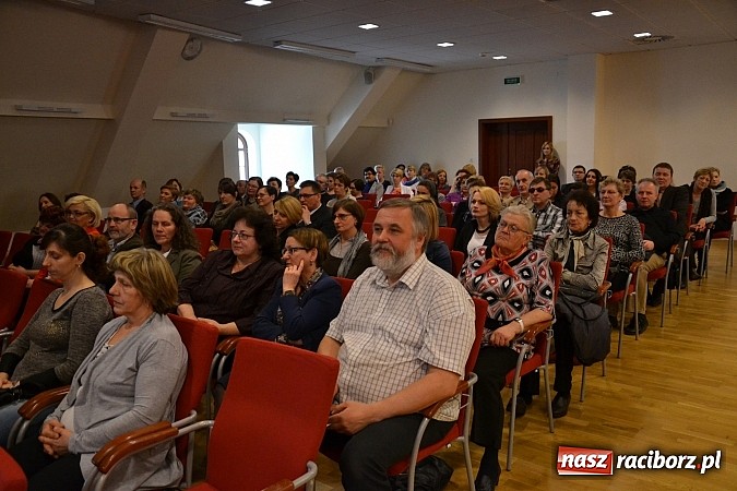 Zdjęcie w galerii na portalu naszraciborz.pl: Rodzina Zastępcza - zagrożenia, wsparcie, satysfakcja - konferencja na zamku wiadomości z regionu