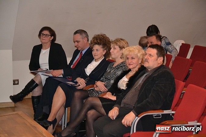 Zdjęcie w galerii na portalu naszraciborz.pl: Rodzina Zastępcza - zagrożenia, wsparcie, satysfakcja - konferencja na zamku wiadomości z regionu
