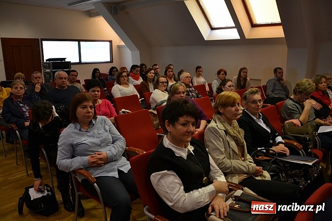 Zdjęcie w galerii na portalu naszraciborz.pl: Rodzina Zastępcza - zagrożenia, wsparcie, satysfakcja - konferencja na zamku wiadomości z regionu