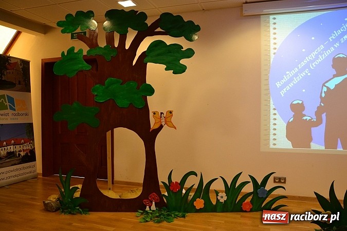 Zdjęcie w galerii na portalu naszraciborz.pl: Rodzina Zastępcza - zagrożenia, wsparcie, satysfakcja - konferencja na zamku wiadomości z regionu