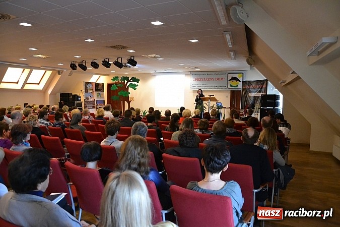 Zdjęcie w galerii na portalu naszraciborz.pl: Rodzina Zastępcza - zagrożenia, wsparcie, satysfakcja - konferencja na zamku wiadomości z regionu