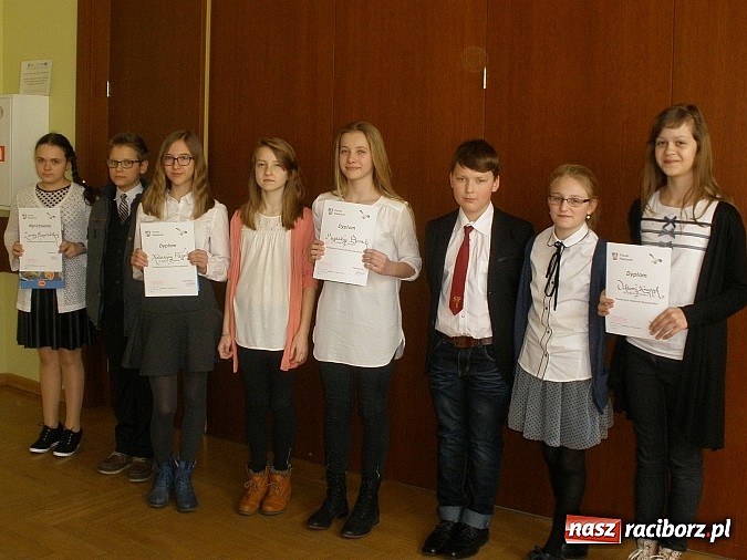 Zdjęcie w galerii na portalu naszraciborz.pl: Wyniki Powiatowego Konkursu Recytatorskiego Młodzieży Szk&oacute;ł Podstawowych i Gimnazj&oacute;w wiadomości z regionu