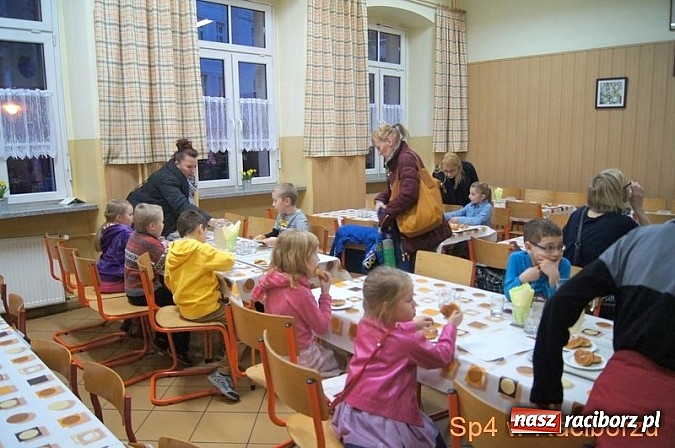 Zdjęcie w galerii na portalu naszraciborz.pl: Smakowity dzień otwarty w SP 4 wiadomości z regionu