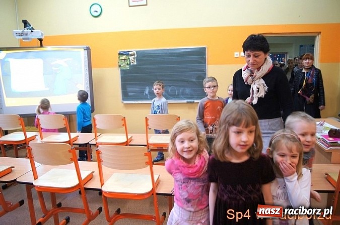 Zdjęcie w galerii na portalu naszraciborz.pl: Smakowity dzień otwarty w SP 4 wiadomości z regionu