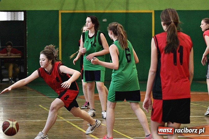 Zdjęcie w galerii na portalu naszraciborz.pl: Dziewczyny z G 1 najlepsze w koszykówce  wiadomości z regionu