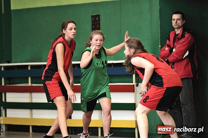 Zdjęcie w galerii na portalu naszraciborz.pl: Dziewczyny z G 1 najlepsze w koszykówce  wiadomości z regionu
