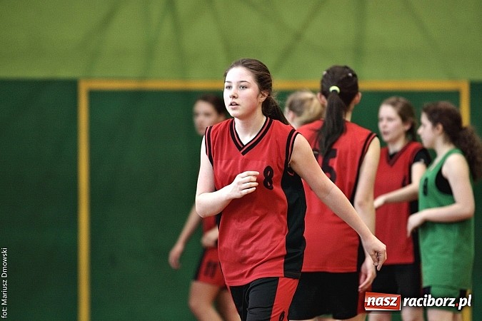 Zdjęcie w galerii na portalu naszraciborz.pl: Dziewczyny z G 1 najlepsze w koszykówce  wiadomości z regionu
