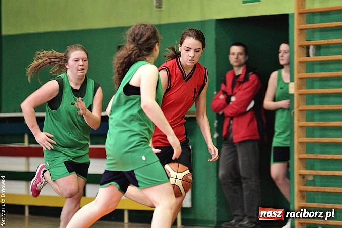 Zdjęcie w galerii na portalu naszraciborz.pl: Dziewczyny z G 1 najlepsze w koszykówce  wiadomości z regionu