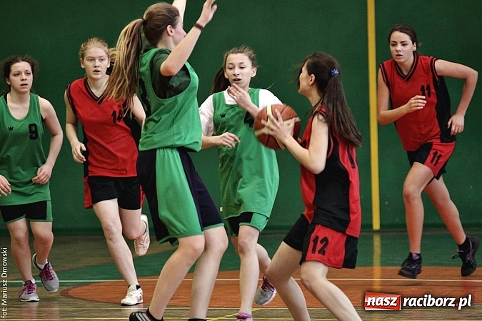 Zdjęcie w galerii na portalu naszraciborz.pl: Dziewczyny z G 1 najlepsze w koszykówce  wiadomości z regionu