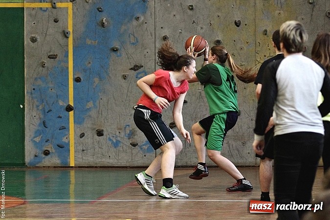 Zdjęcie w galerii na portalu naszraciborz.pl: Dziewczyny z G 1 najlepsze w koszykówce  wiadomości z regionu