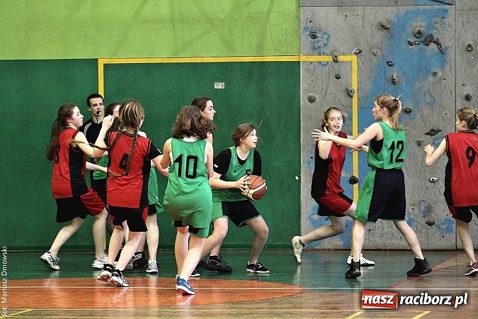 Zdjęcie w galerii na portalu naszraciborz.pl: Dziewczyny z G 1 najlepsze w koszykówce  wiadomości z regionu